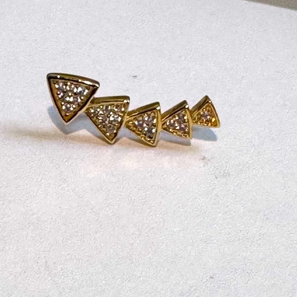 ✨ Stylish Vintage Climbers Gold Plated with Pave Crystals Earrings ✨ - Picture 13 of 16